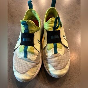 Nike slip on shoes